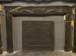 chm697 - serpentine green marble fireplace, 18th century, cm W 160 x H 112
